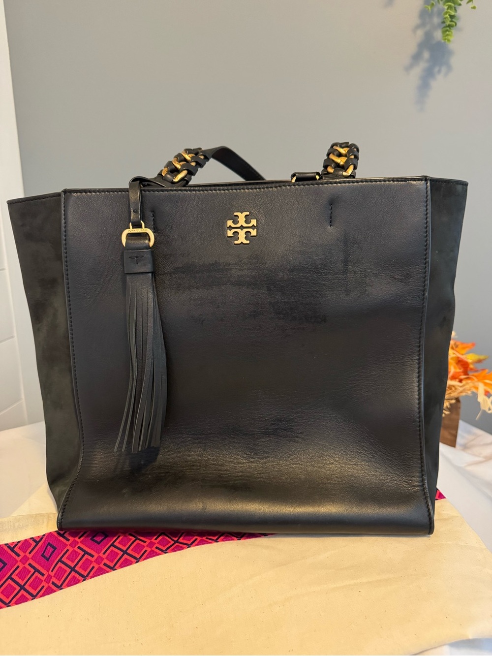 Tory Burch Black Leather Tote Gold Chain Handles Tassel